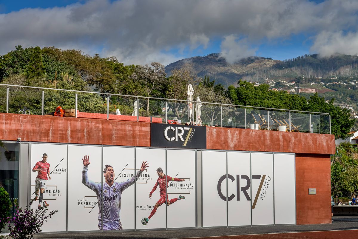 Cum arată vila din Madeira a lui Cristiano Ronaldo » Starul de la Manchester United a cheltuit o sumă impresionată pentru casa visurilor