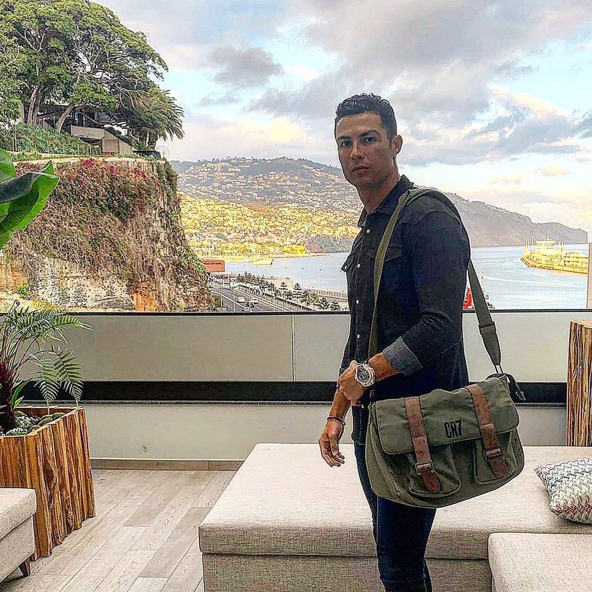 Cum arată vila din Madeira a lui Cristiano Ronaldo » Starul de la Manchester United a cheltuit o sumă impresionată pentru casa visurilor