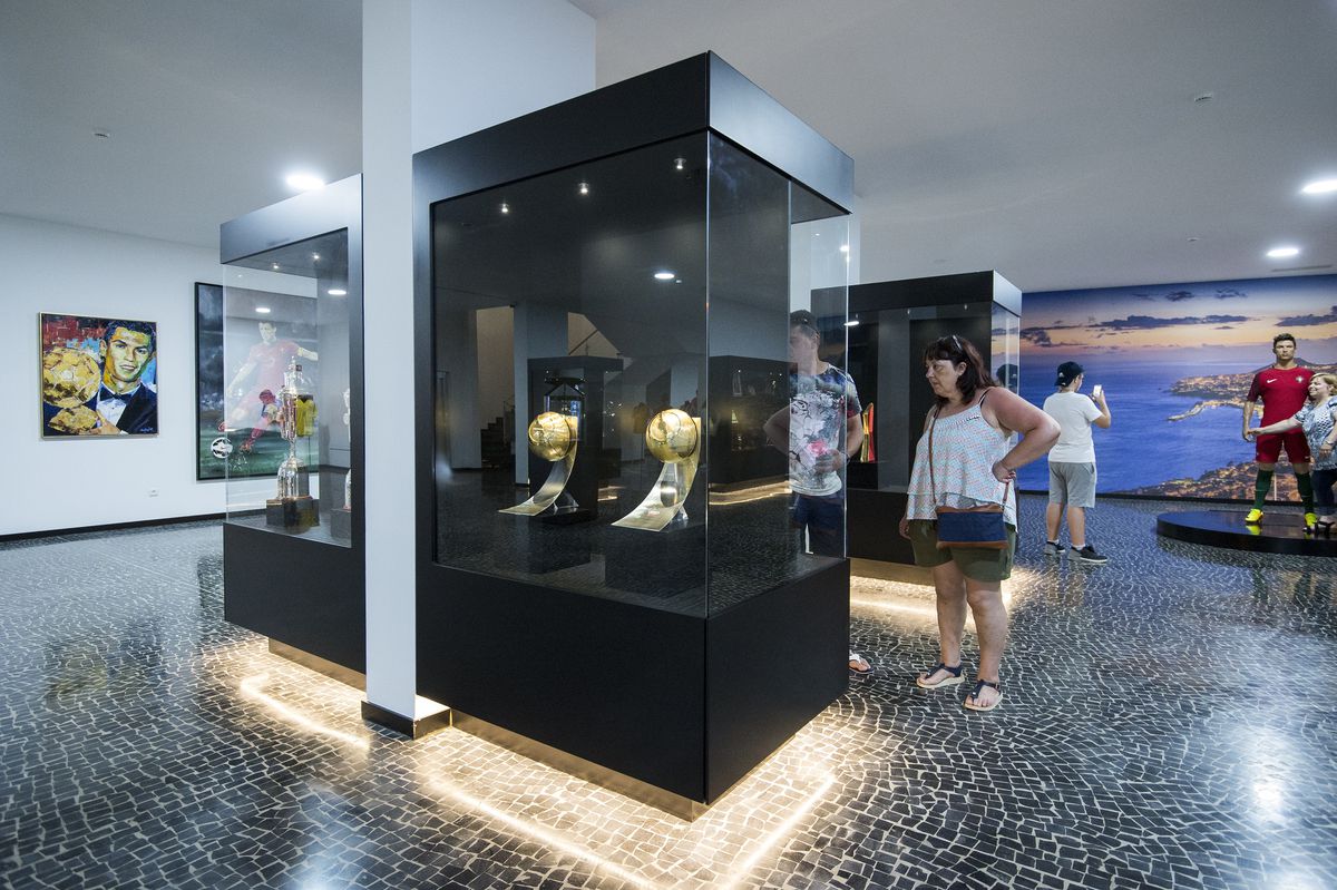 Cum arată vila din Madeira a lui Cristiano Ronaldo » Starul de la Manchester United a cheltuit o sumă impresionată pentru casa visurilor