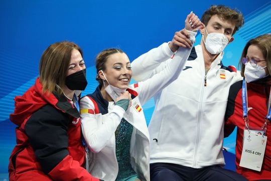 Patinatoarea spaniolă Laura Barquero (20 de ani), finalistă la Jocurile Olimpice de la Beijing în proba de perechi alături de compatriotul ei, Marco Zandron, a fost depistată pozitiv la un control antidoping, chiar în timpul competiției.