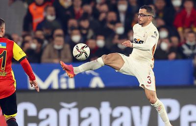 Colegul românilor de la Galatasaray s-a întors pe teren după 11 operații și 423 de zile