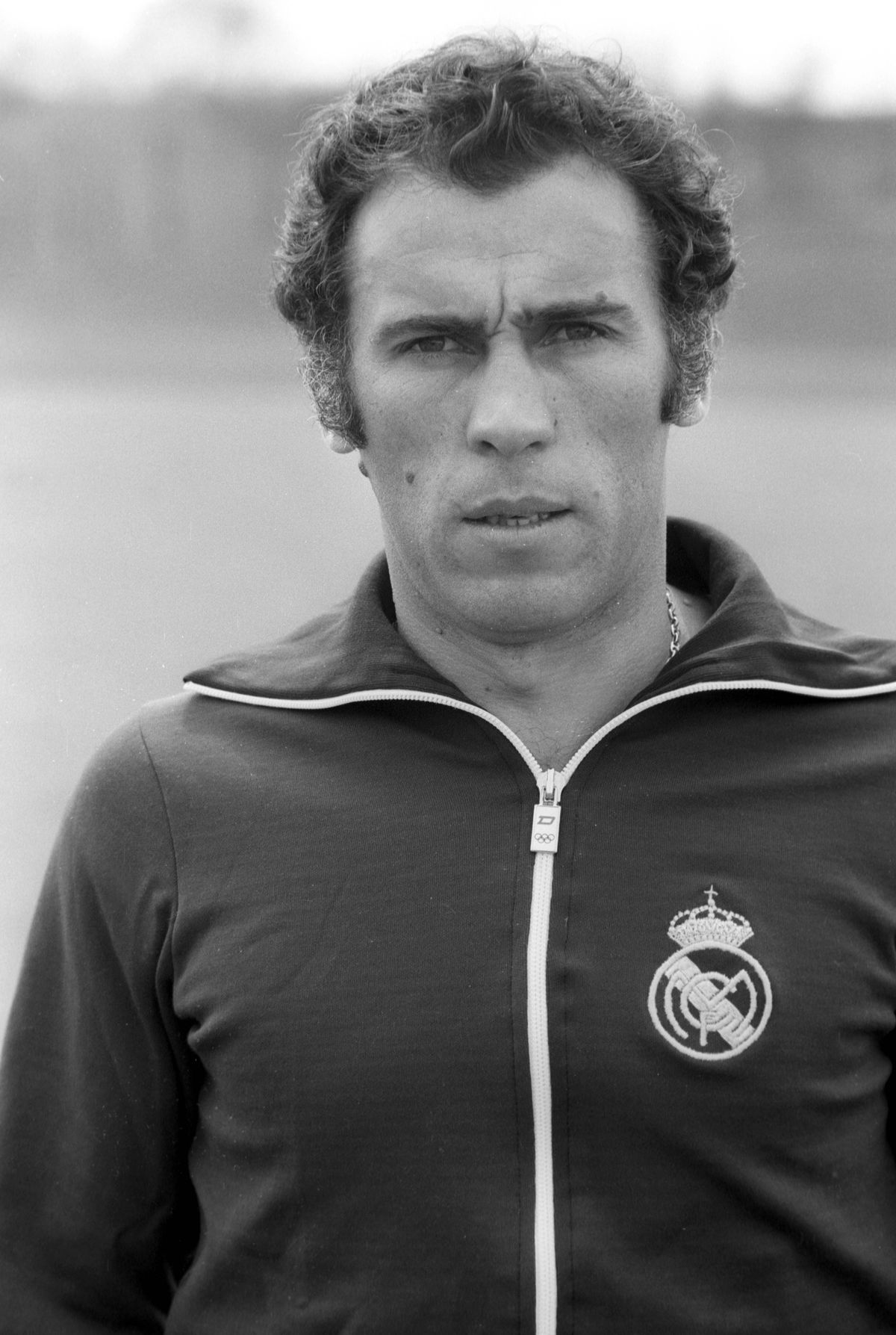 S-a stins Amancio Amaro