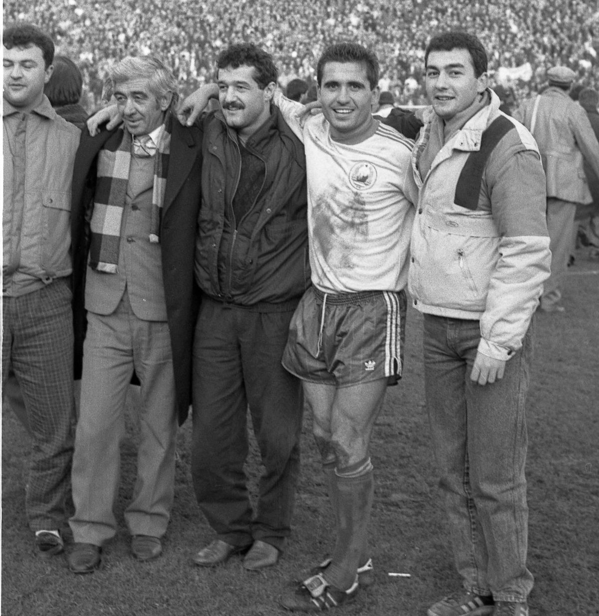 Gigi Becali și ținutele afișate în ultimii 30 de ani