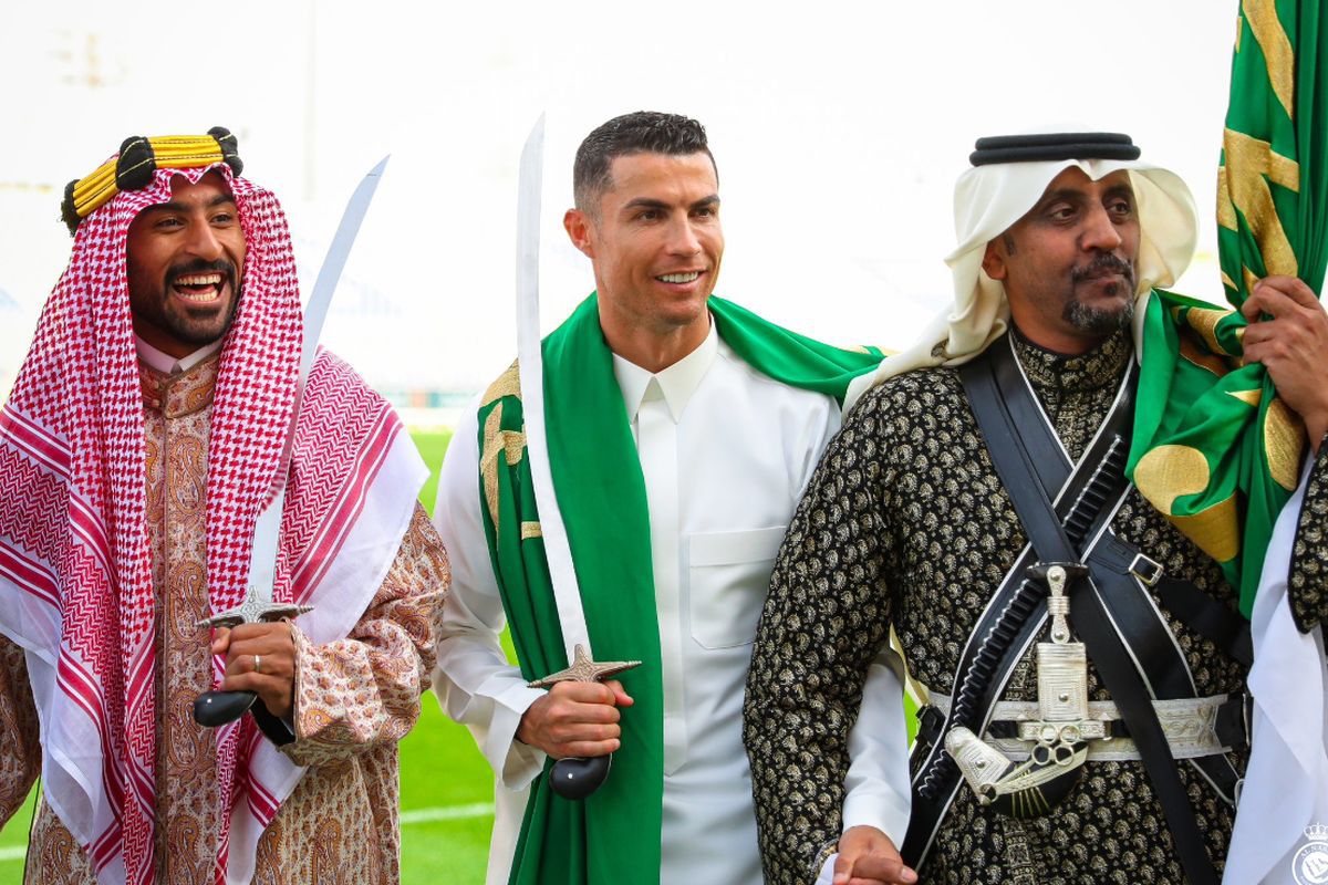 Sabia lui Cristiano » Imagini speciale din Arabia Saudită: Ronaldo, așa cum nu l-ai văzut niciodată