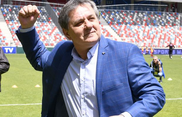 „Ce fotbalist de la FCSB seamănă mai mult cu tine?” » Alegere surprinzătoare a lui Marius Lăcătuș: „Am vrut să zic, dar nu-mi ieșea”