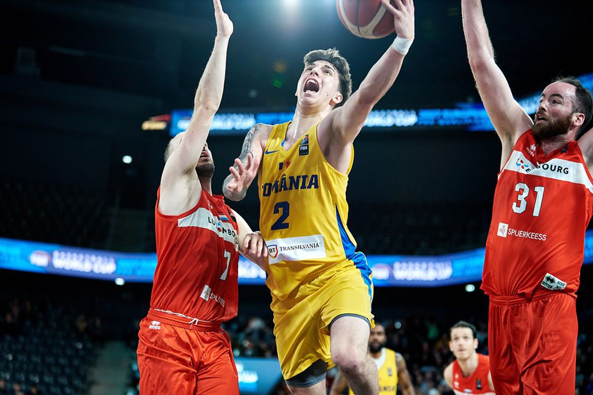 Umilință astronomică suferită de naționala României în calificările pentru Mondial! Luxemburg a înscris 20 de puncte consecutive și a întors un handicap colosal