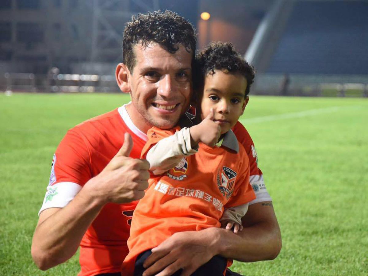 L-am găsit pe fostul jucător al Rapidului care a renunțat la cetățenie ca să joace pentru Hong Kong! » „În Giulești făceam grătare, oamenii erau uimitori”