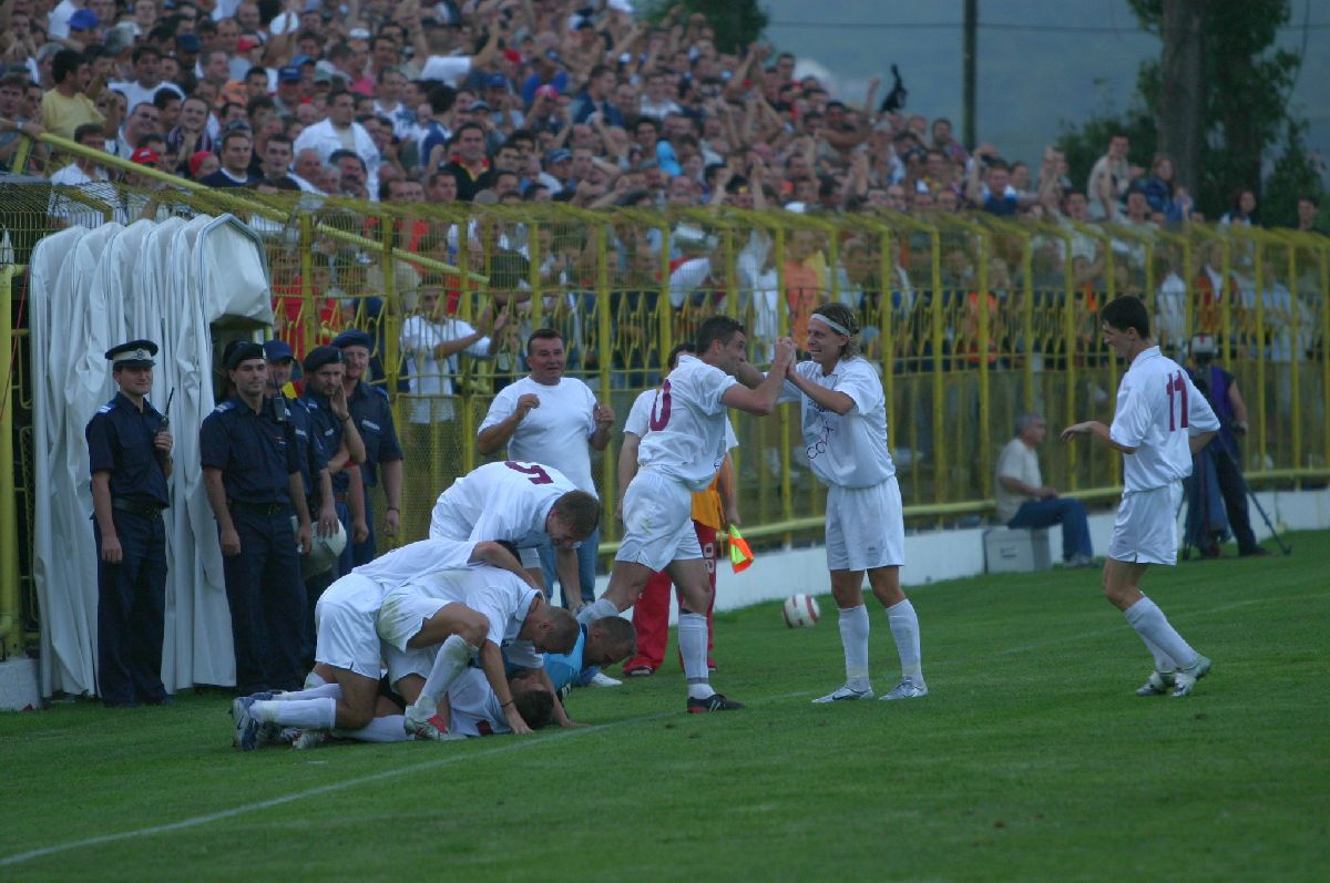 Din alte vremuri » Ziua în care CFR Cluj a pus-o la respect pe Dinamo în Gruia