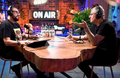 A prezentat băut știrile din sport de la Pro TV: „Simțeam că mă învârtesc, așa am scăpat” » Va comenta meciurile României la Euro 2024!