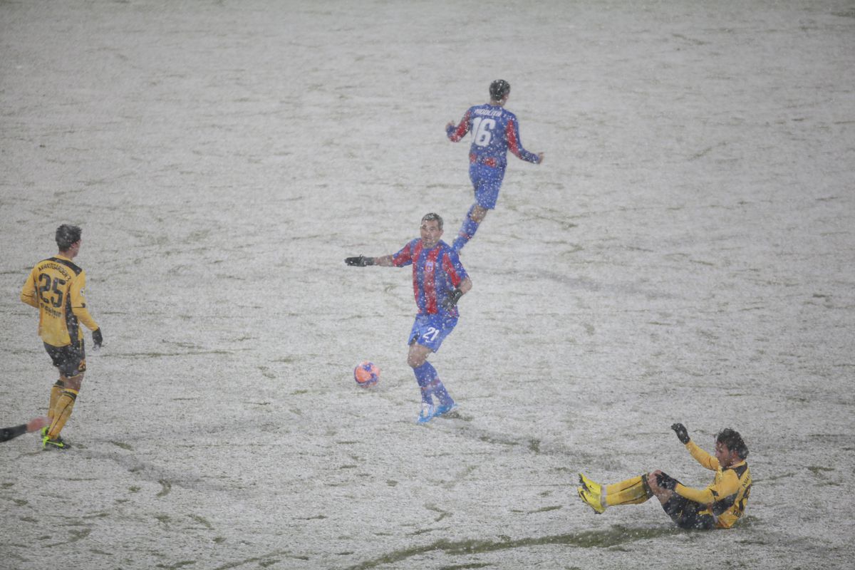 FCSB - FC Brașov 0-3 / 6 martie 2011