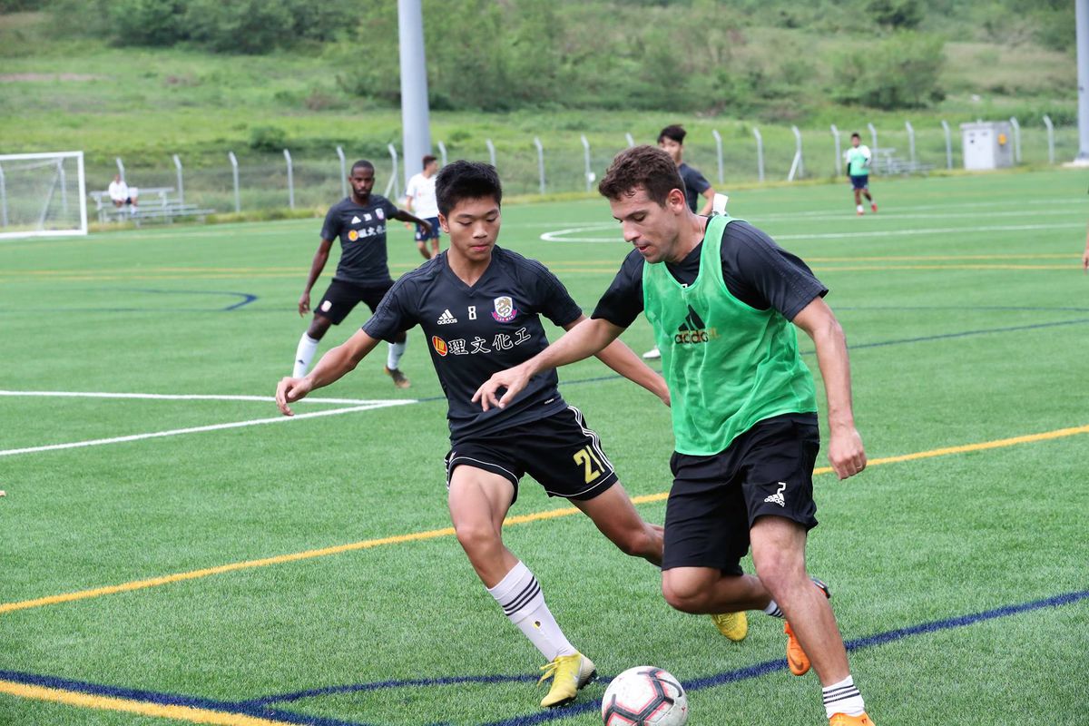 L-am găsit pe fostul jucător al Rapidului care a renunțat la cetățenie ca să joace pentru Hong Kong! » „În Giulești făceam grătare, oamenii erau uimitori”