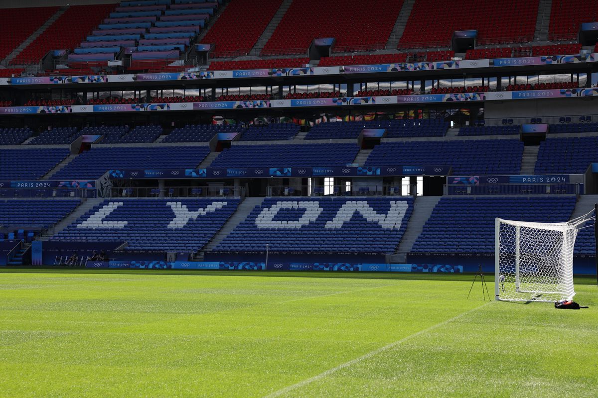 Cum arată stadionul din Lyon, locul în care FCSB poate sărbători calificarea în „sferturile” Europa League: ridicat după o mare controversă