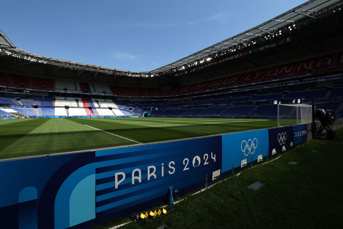 Cum arată stadionul din Lyon, locul în care FCSB poate sărbători calificarea în „sferturile” Europa League: ridicat după o mare controversă