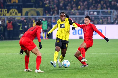 Jamie Gittens, jucând în Borussia Dortmund - Bayern Munchen // foto: Imago Images