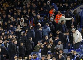 N-au mai suportat umilința » Ce au făcut suporterii lui Leicester după numai jumătate de oră cu Brentford!