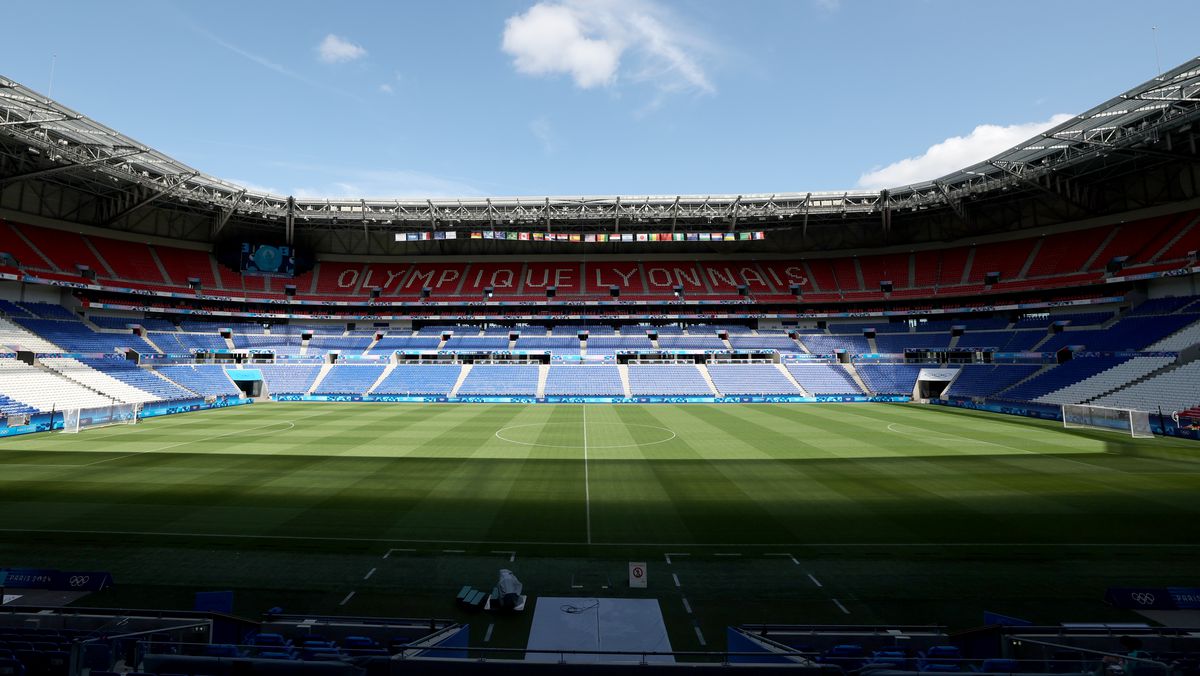 Cum arată stadionul din Lyon, locul în care FCSB poate sărbători calificarea în „sferturile” Europa League: ridicat după o mare controversă