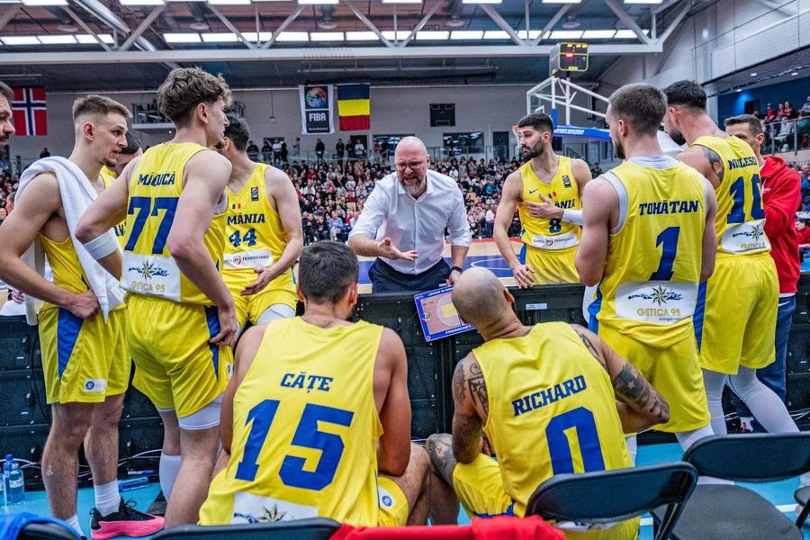Mihai Silvășan, înainte de meciul cu Norvegia/Foto: fiba.basketball „Nu există să renunți” » După al 15-lea trofeu al carierei, Mihai Silvășan a făcut retrospectiva sezonului și a privit la viitor: „Visul ar fi să o antrenez pe U-BT în Euroligă”