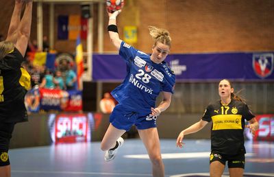 SCM Râmnicu Vâlcea a pierdut primul meci din EHF European League, dar s-a calificat în sferturi de pe primul loc