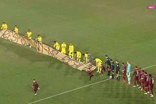 Protest înainte de CFR Cluj - Petrolul » Ce mesaj au afișat fotbaliștii
