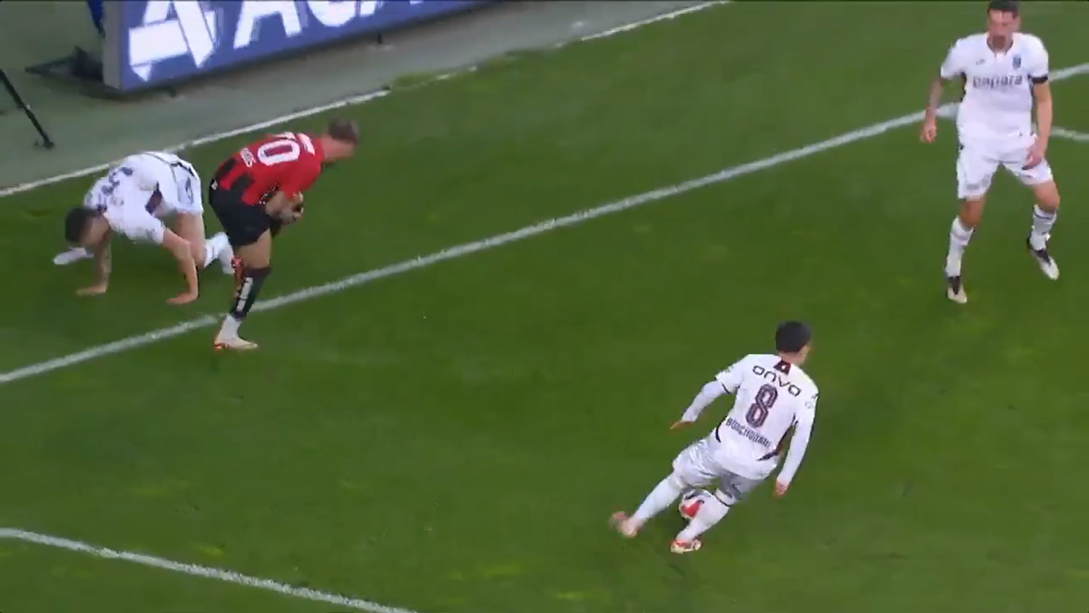 Denis Drăguș, suspect de o accidentare gravă în Gaziantep - Trabzonspor: a intrat de urgență la RMN