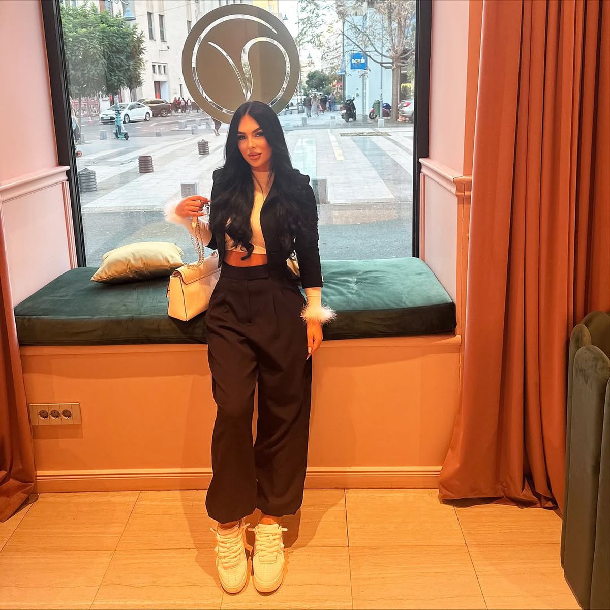 Amelia Noir, noua iubită a lui Dragoș Nedelcu