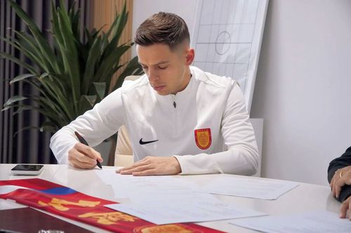 Oficial: Alex Cîmpanu, prezentat în China // foto: Instagram
