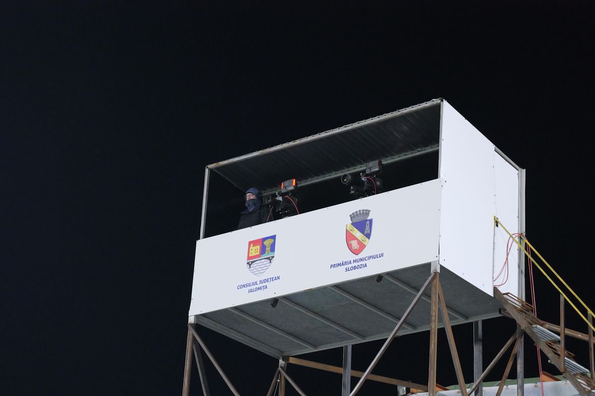 Nemaivăzut! I-au transformat în „alpiniști”: soluții tehnice periculoase la Slobozia - Craiova