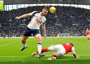 Englezii l-au luat la bani mărunți pe Radu Drăgușin după Tottenham - Arsenal: „Românul a fost...”