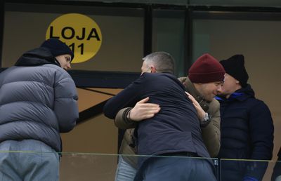 Florin Prunea a văzut imaginile din lojă și a reaprins disputa: „Înseamnă că e închis la magazin la ora asta”