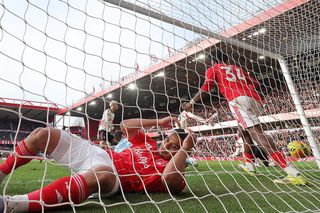 Nottingham - Liverpool, tranșat în minutul 90+7!
