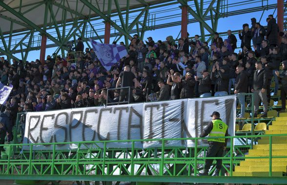 N-au ratat ocazia! Bannerele afișate de fanii lui FC Argeș în semn de protest, la primul meci după gafa lui Petrescu