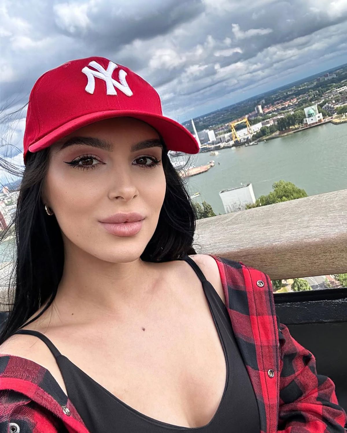 La nici 6 luni de la divorț, fostul jucător de la FCSB și-a găsit alinarea în brațele ispitei de la Insula Iubirii