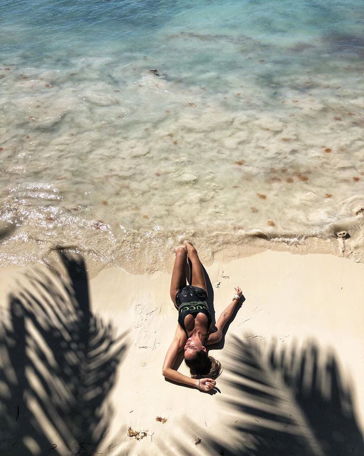 Soția lui Florin Tănase face furori pe plajele din Maldive » Cât costă o noapte la resortul de lux