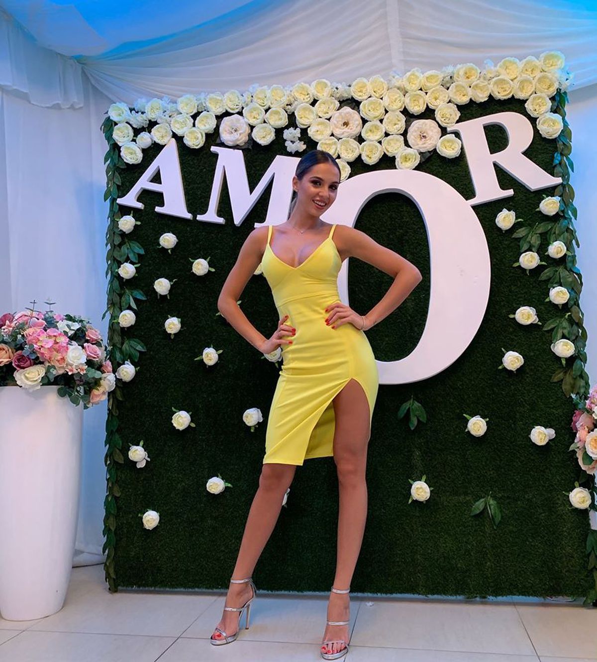 FOTO Ea îl ajută pe Florin Tănase să uite că nu prinde naționala! Cum arată superba iubită a căpitanului de la FCSB