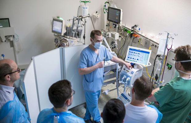 Cea mai mare frică a medicilor care luptă în linia întâi cu pandemia de coronavirus