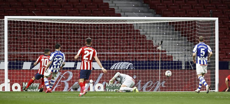 Momentul golului înscris de Luis Suarez în partida cu Alaves FOTO Imago Momentul golului înscris de Luis Suarez în partida cu Alaves FOTO Imago