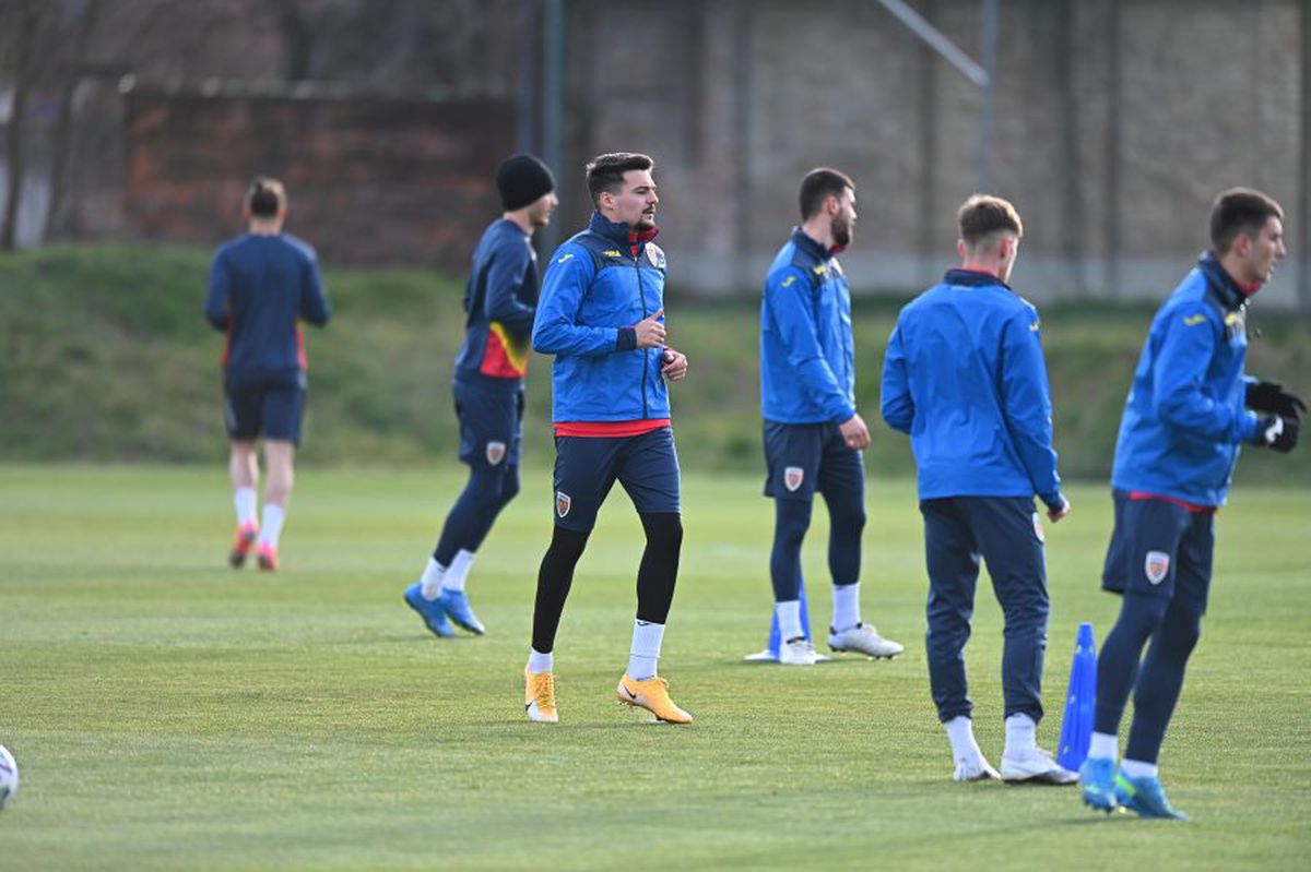 România U21 se pregătește la baza unei foste adversare a celor de la FCSB » Imagini de la antrenamentele lui Mutu