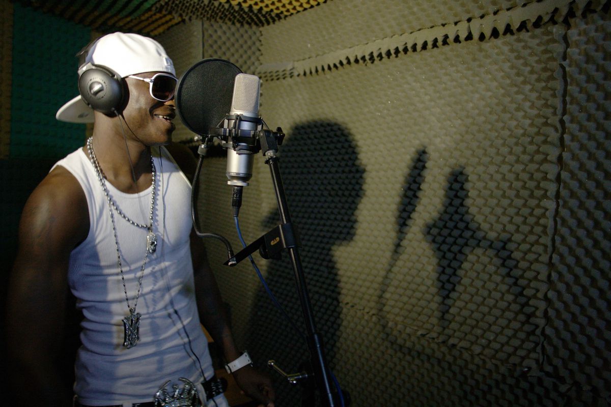 Ousmane N'Doye la 44 de ani » Palme în serie în vestiar, o înțelegere haioasă cu Șumudică și cum s-a rătăcit în Poiana Brașov: „Poate s-a întâlnit cu ursul”