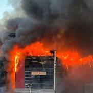 Un incendiu puternic a avut loc marți după-amiază, la un centru comercial din sectorul 5 al Capitalei.