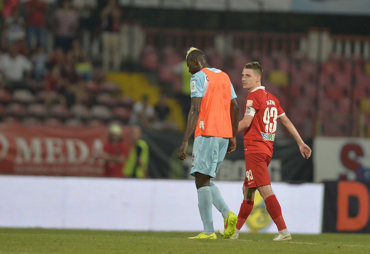 Ousmane N'Doye la 44 de ani » Palme în serie în vestiar, o înțelegere haioasă cu Șumudică și cum s-a rătăcit în Poiana Brașov: „Poate s-a întâlnit cu ursul”