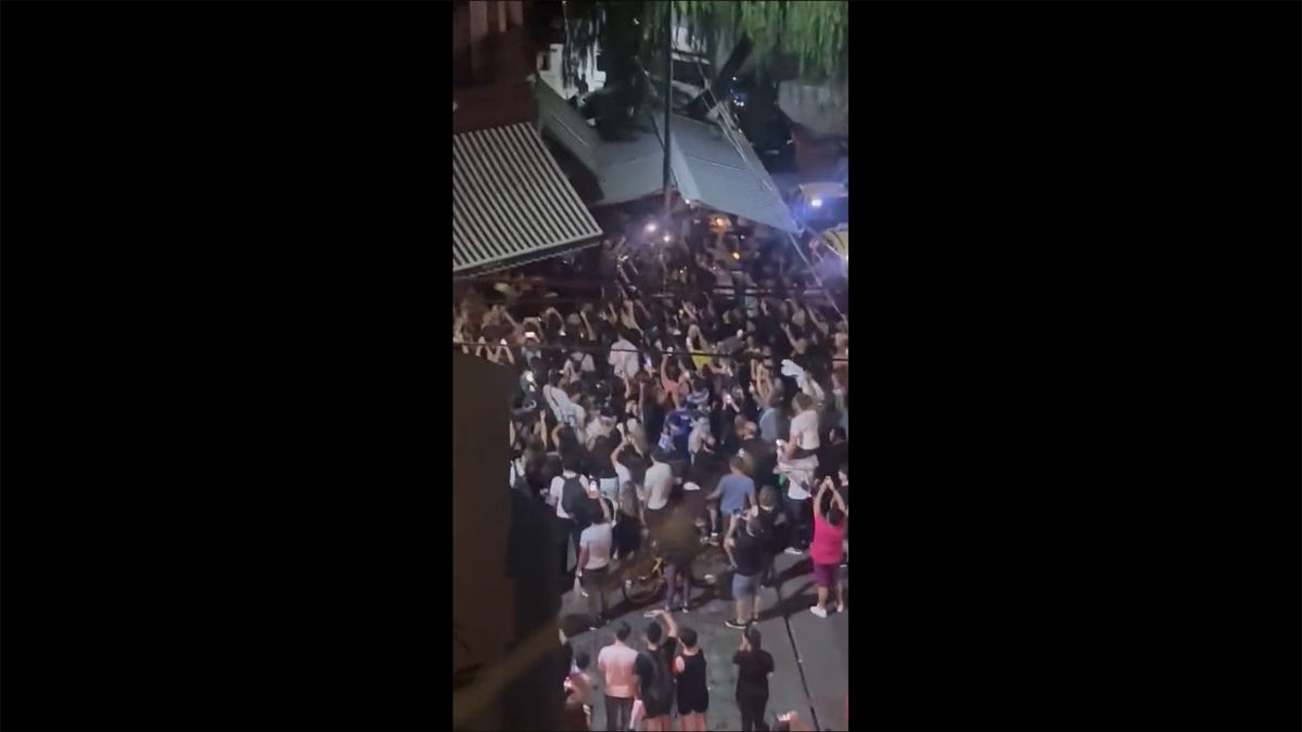 Leo Messi a creat isterie în Argentina » Scos cu poliția din restaurant