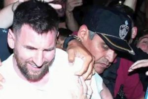 Leo Messi a creat isterie în Argentina » Scos cu poliția din restaurant!