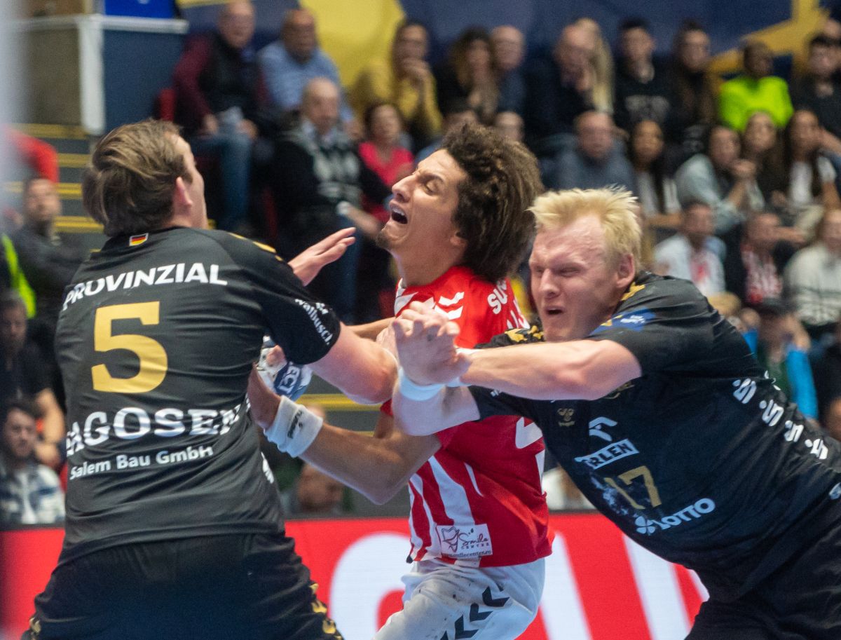 Dinamo - THW Kiel, în play-off-ul pentru „sferturile” Ligii Campionilor