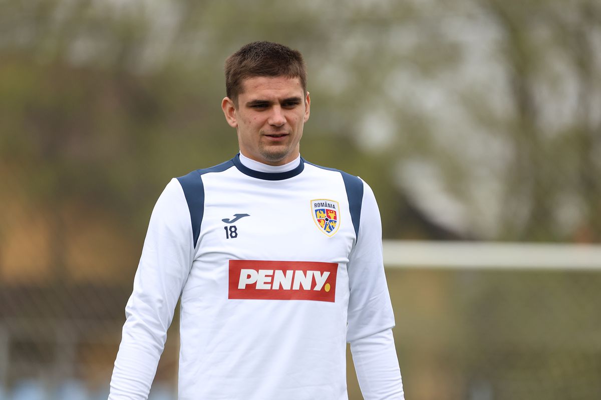 Ce au remarcat fanii în imaginile publicate de FRF din cantonamentul naționalei: „Fir-ar mama ei de performanță!”