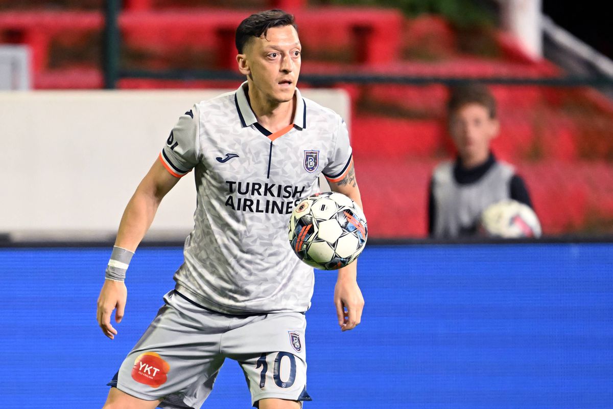 Mesut Ozil și-a anunțat retragerea din fotbal