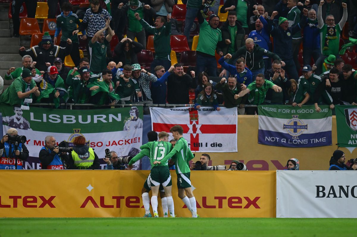 Fotbalistul „tricolor”, transportat la spital în timpul meciului România - Irlanda de Nord