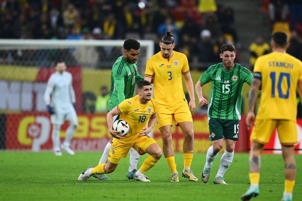 Fotbalistul „tricolor”, transportat la spital în timpul meciului România - Irlanda de Nord