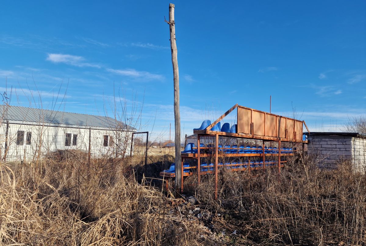 Magazin cu murături și barăci fără autorizație în baza sportivă de 300.000 de euro!