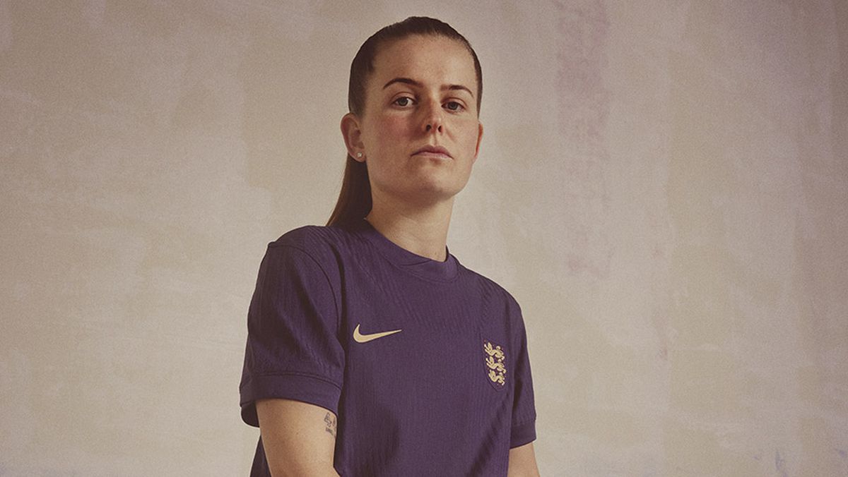 Noul echipament al Angliei stârnește controverse » Ideea „jucăușă” a celor de la Nike l-a înfuriat pe cel mai selecționat fotbalist