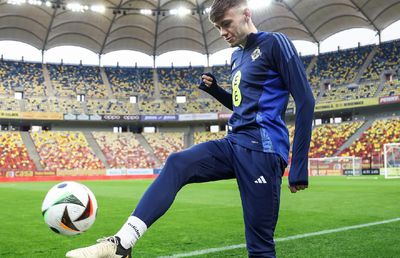 Păzea, „tricolori”! Nord-irlandezii au venit la București cu „Drăgușin” al lor » El e starul care a dat pe spate Premier League: ascensiune remarcabilă sub ochii lui Klopp